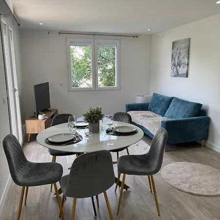 Lonchamps 4 - Magnifique Neuf, 1 * Aix-les-Bains