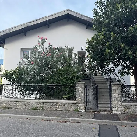Apartament Lonchamps 4 - Magnifique Neuf, 1